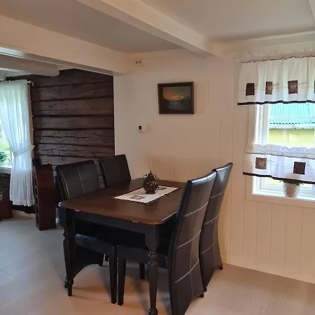 Tommerhus I Sentrum Av Lofoten-stamsund